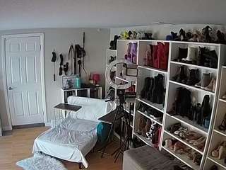 Miss Olivia Black Dressing Room